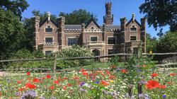 Feestakker voor kasteel De Schaffelaar