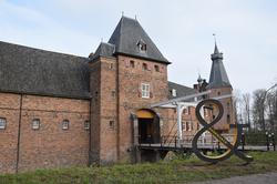 ampersand voor kasteel Doorwerth